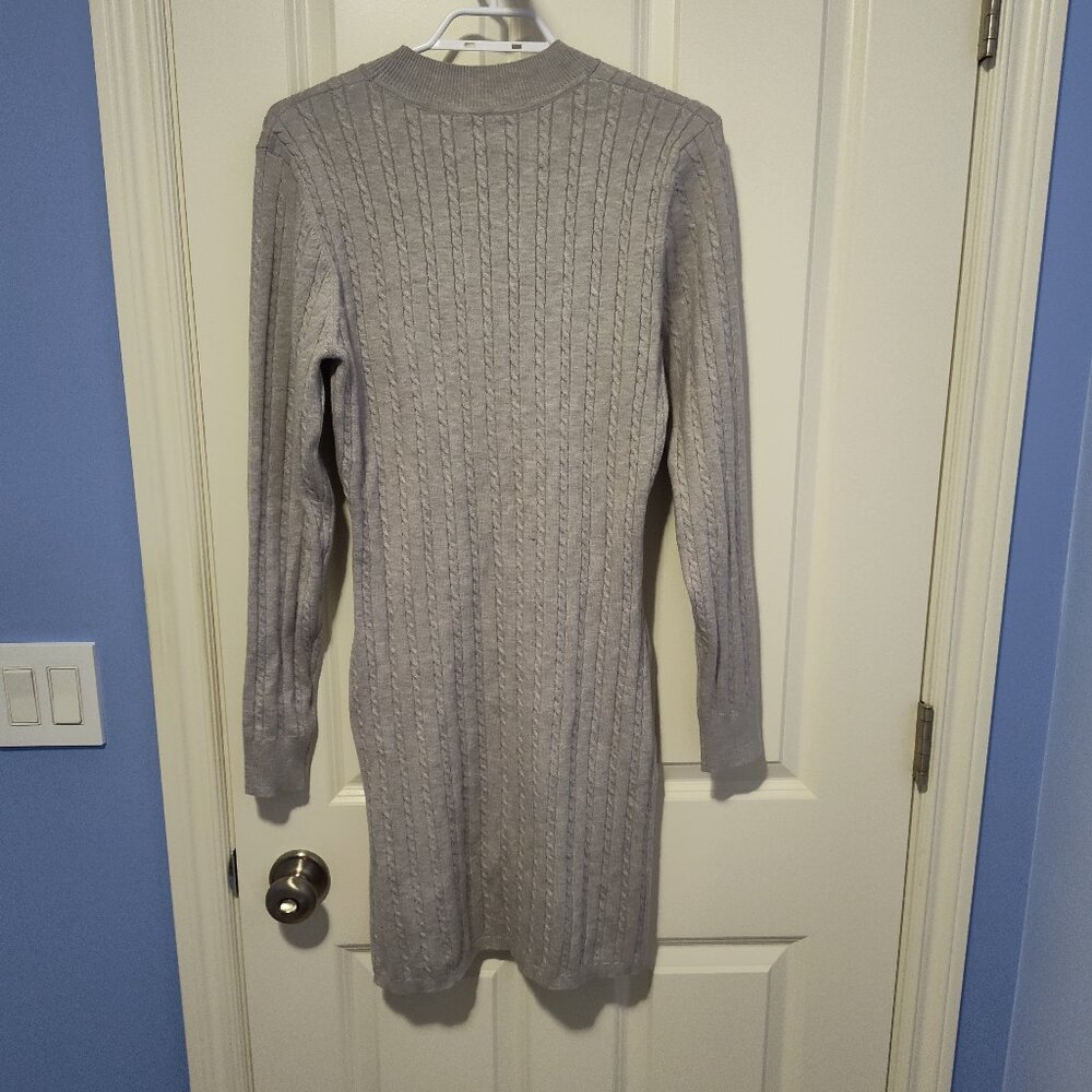 Fitted Ribbed Cable Knit Dress - Picture 5 of 12